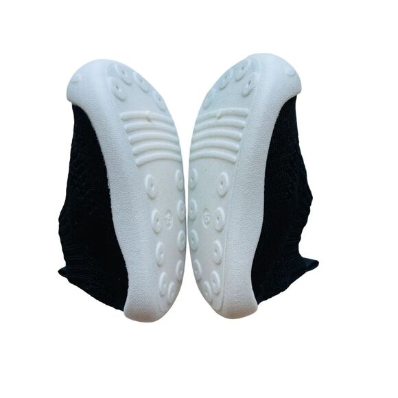 2 Tiny Feet Knitted Breathable Non-Slip Shoes Black Size 5-5.5 (13-18 months) - Picture 7 of 10